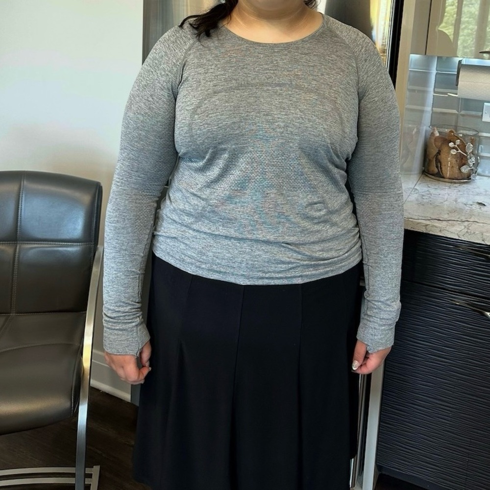 Lululemon Athletica Gray Women's long sleeve shirt used good condition